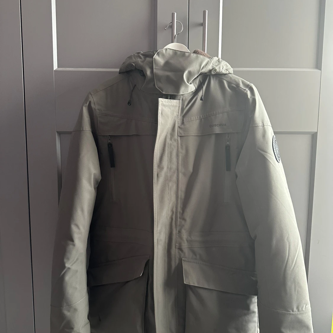 Grå parkajacka från Winter trails storlek M