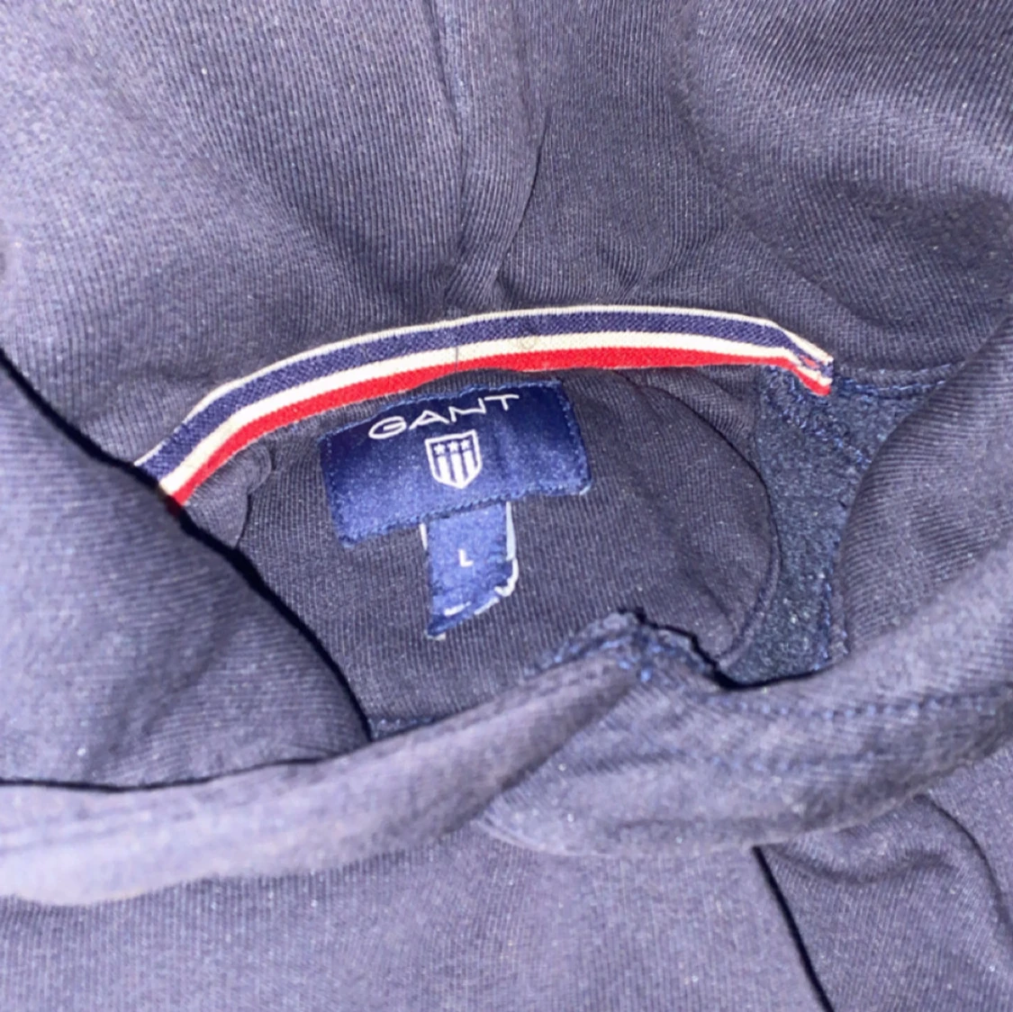 Mörkblå hoodie från GANT med logga - 2