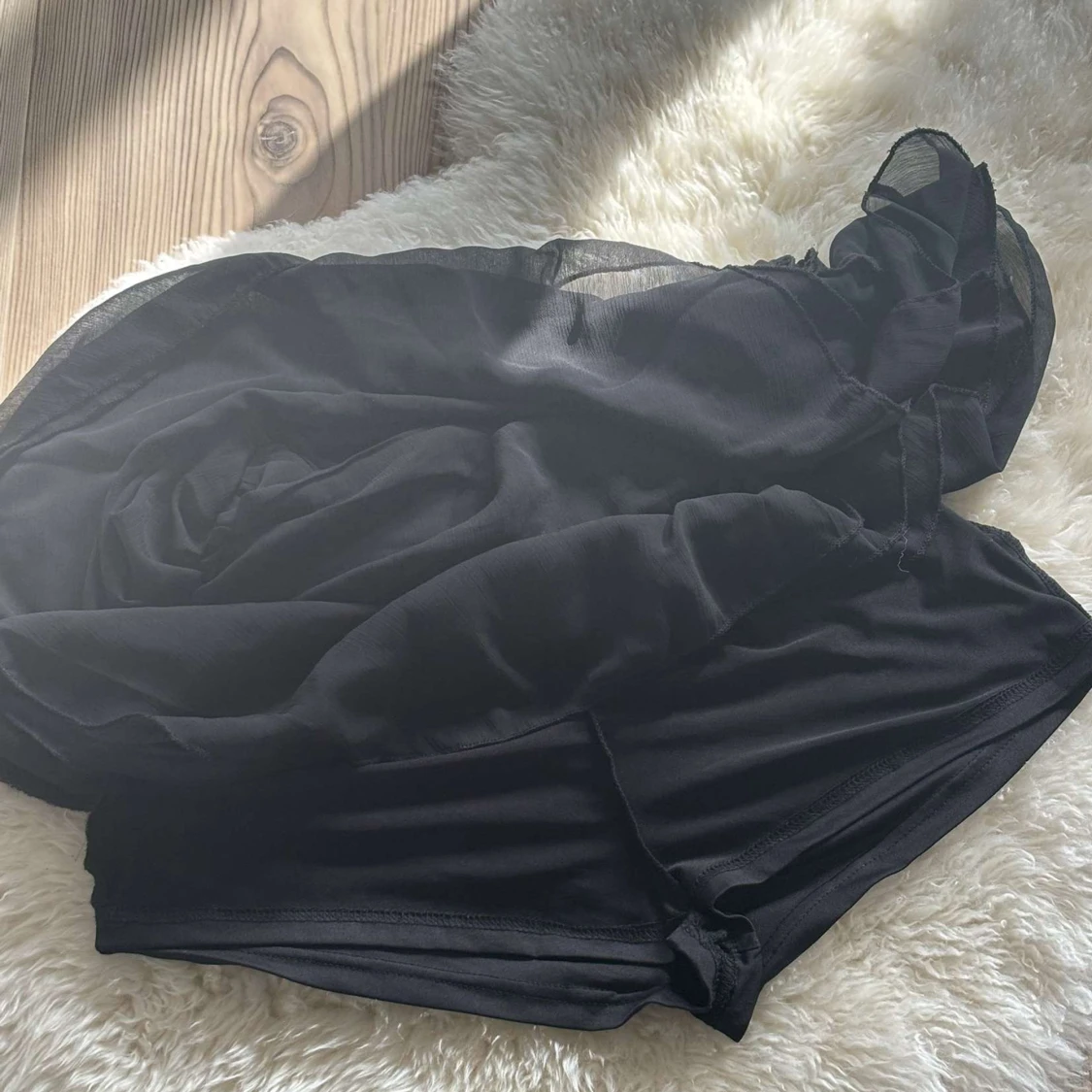 Svart volangkjol  - 1