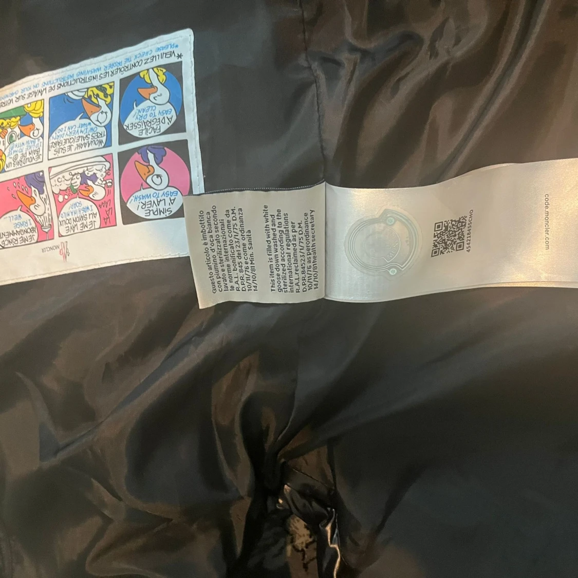 Svart dunväst från Moncler med huva - 4