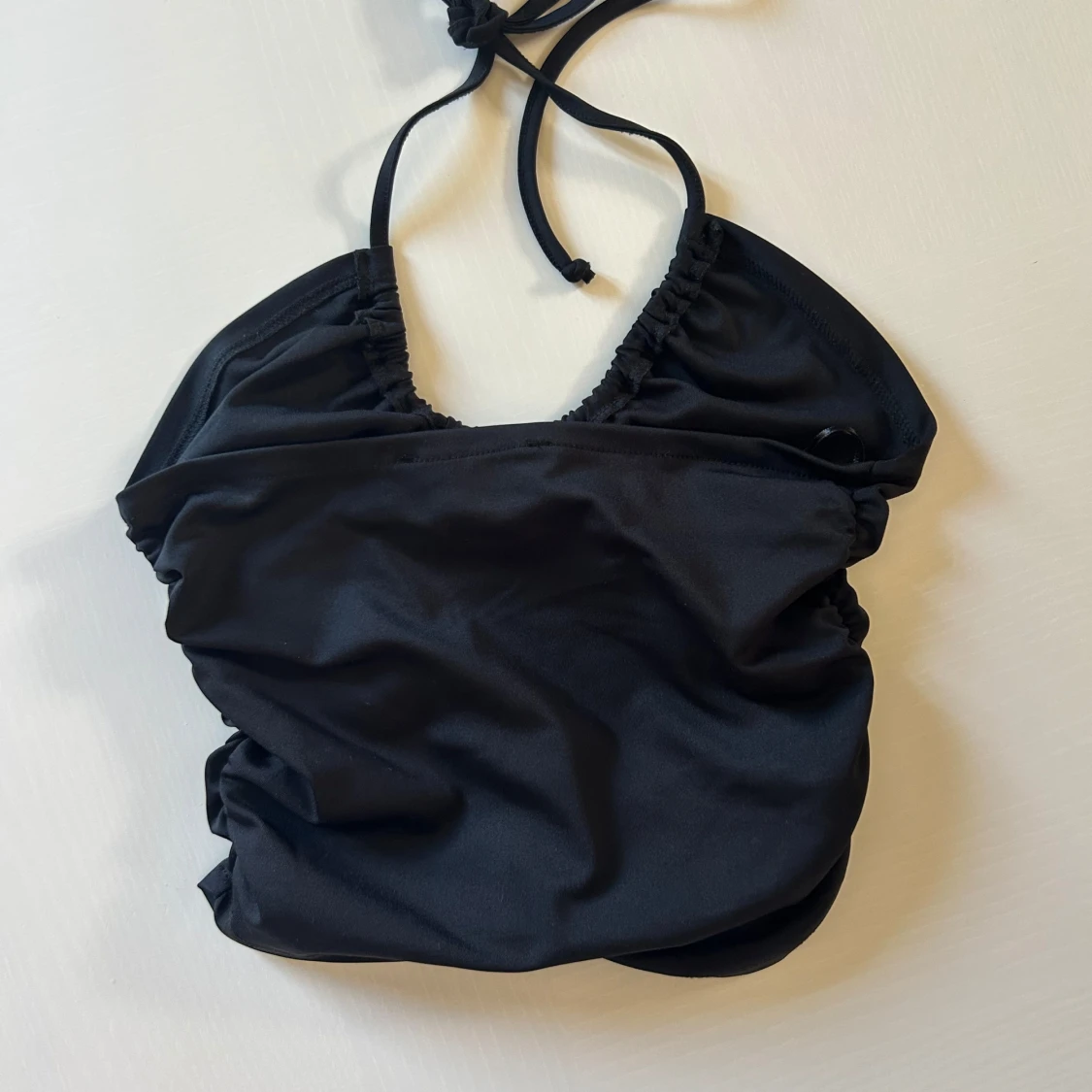 Svart halterneck topp från BikBok - 2