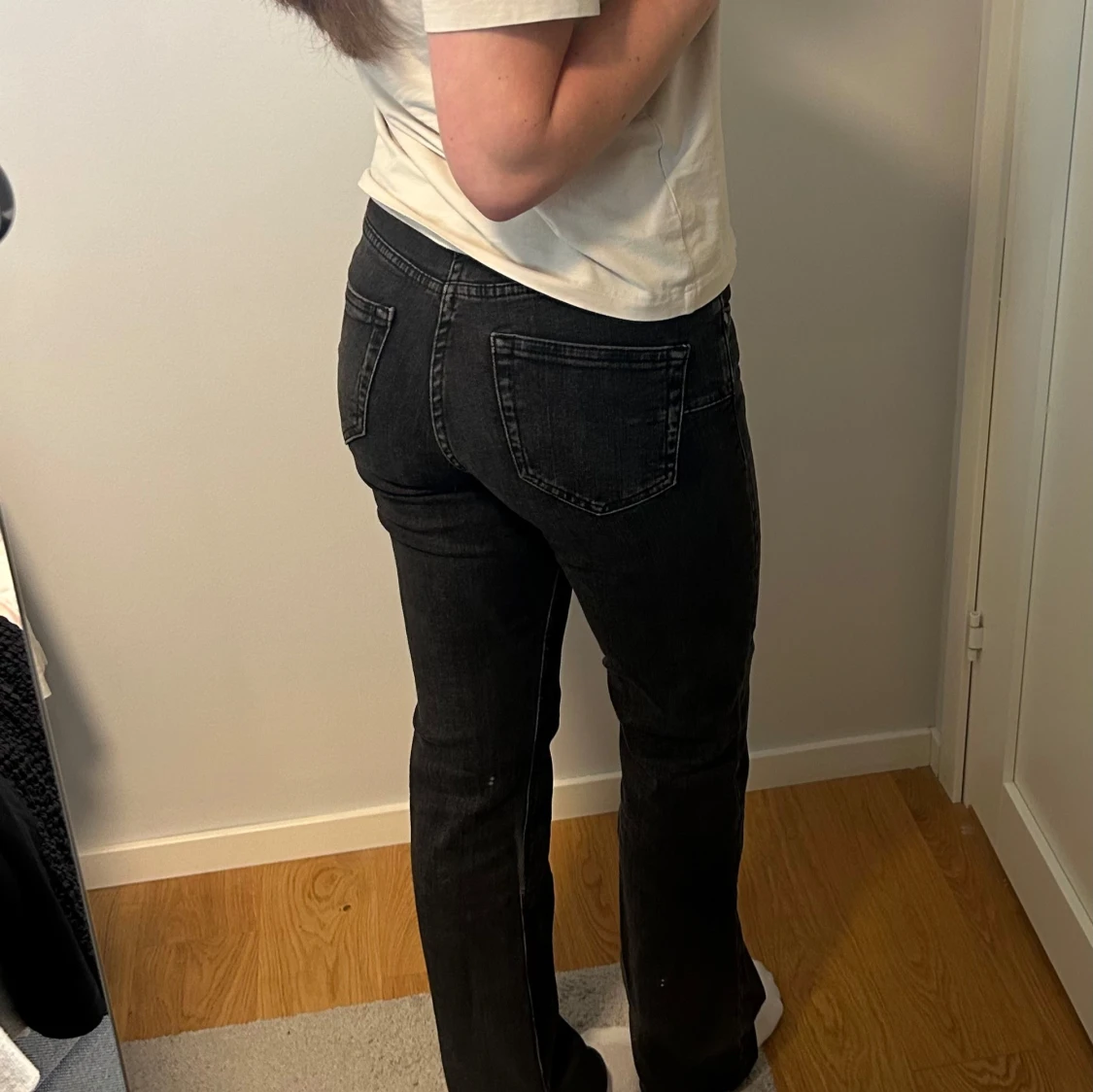 Svarta bootcut jeans - 1