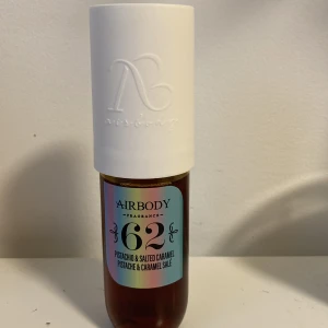 Airbody 62 Pistachio & Salted Caramel - Parfym från Airbody med doft av pistage och salt karamell, luktar som sol de Janeiro 62