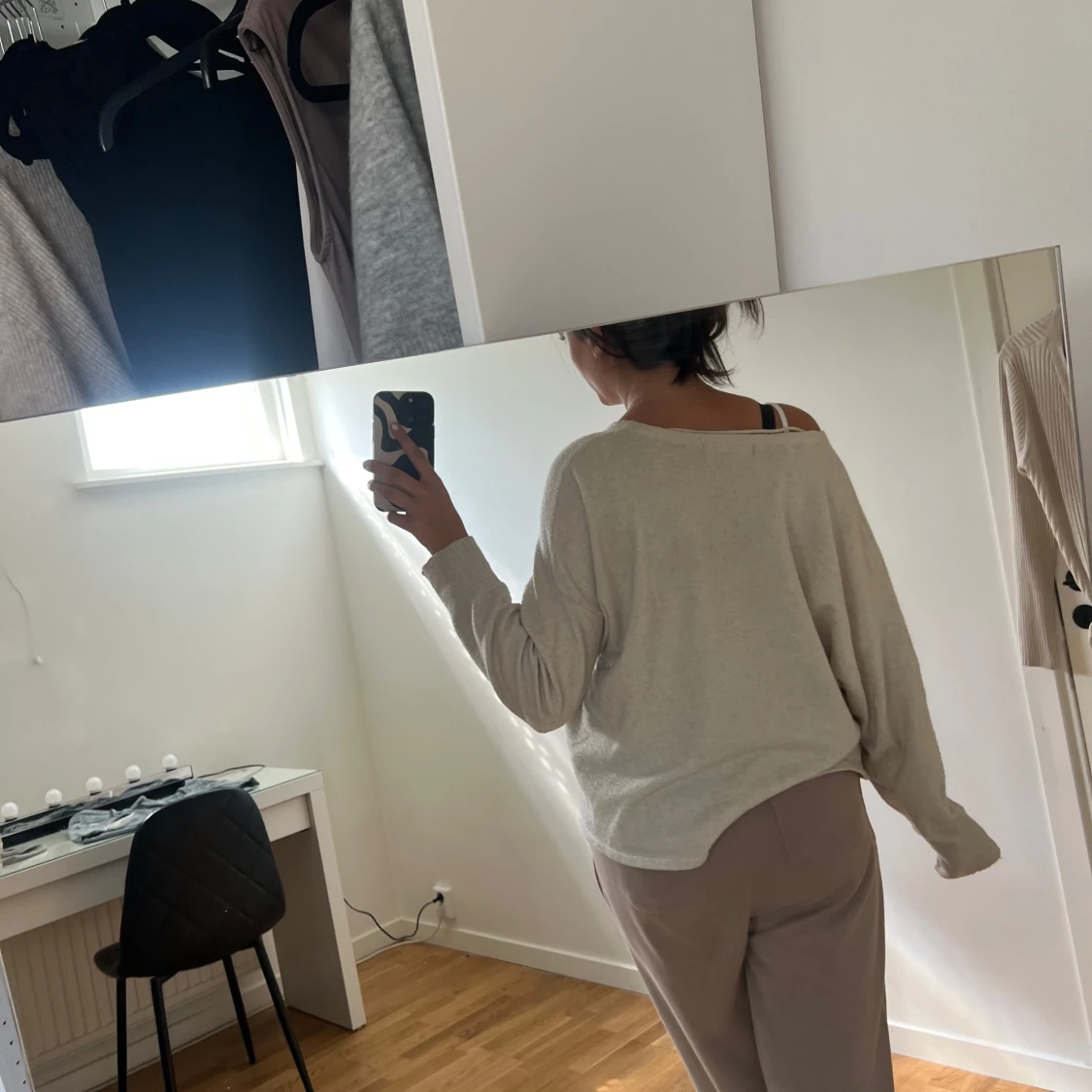 Beige v-ringad stickad tröja Vero Moda - 2