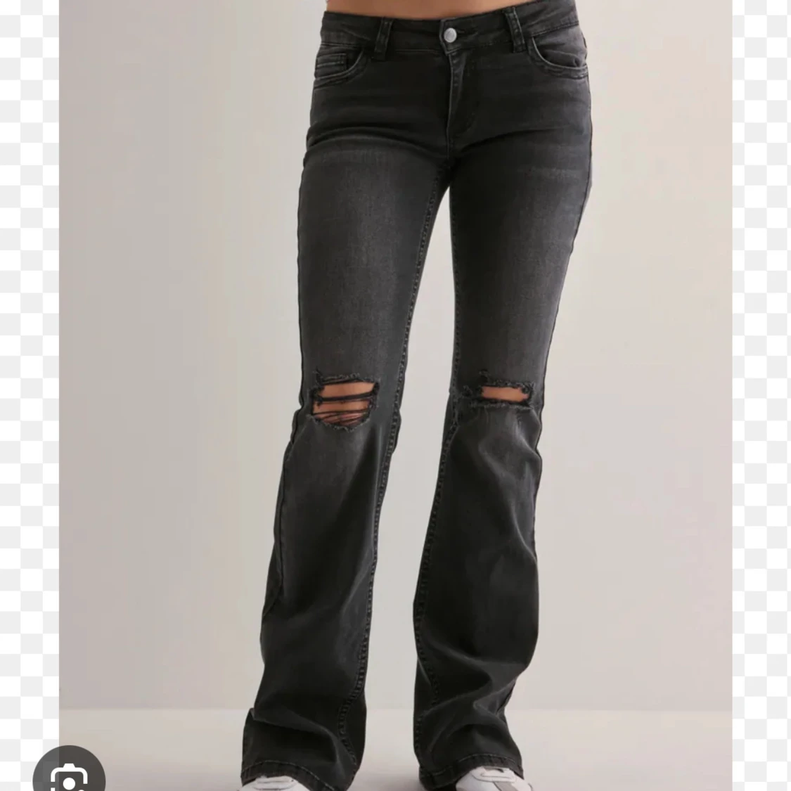 Svarta lågmidjade bootcut jeans från Nelly