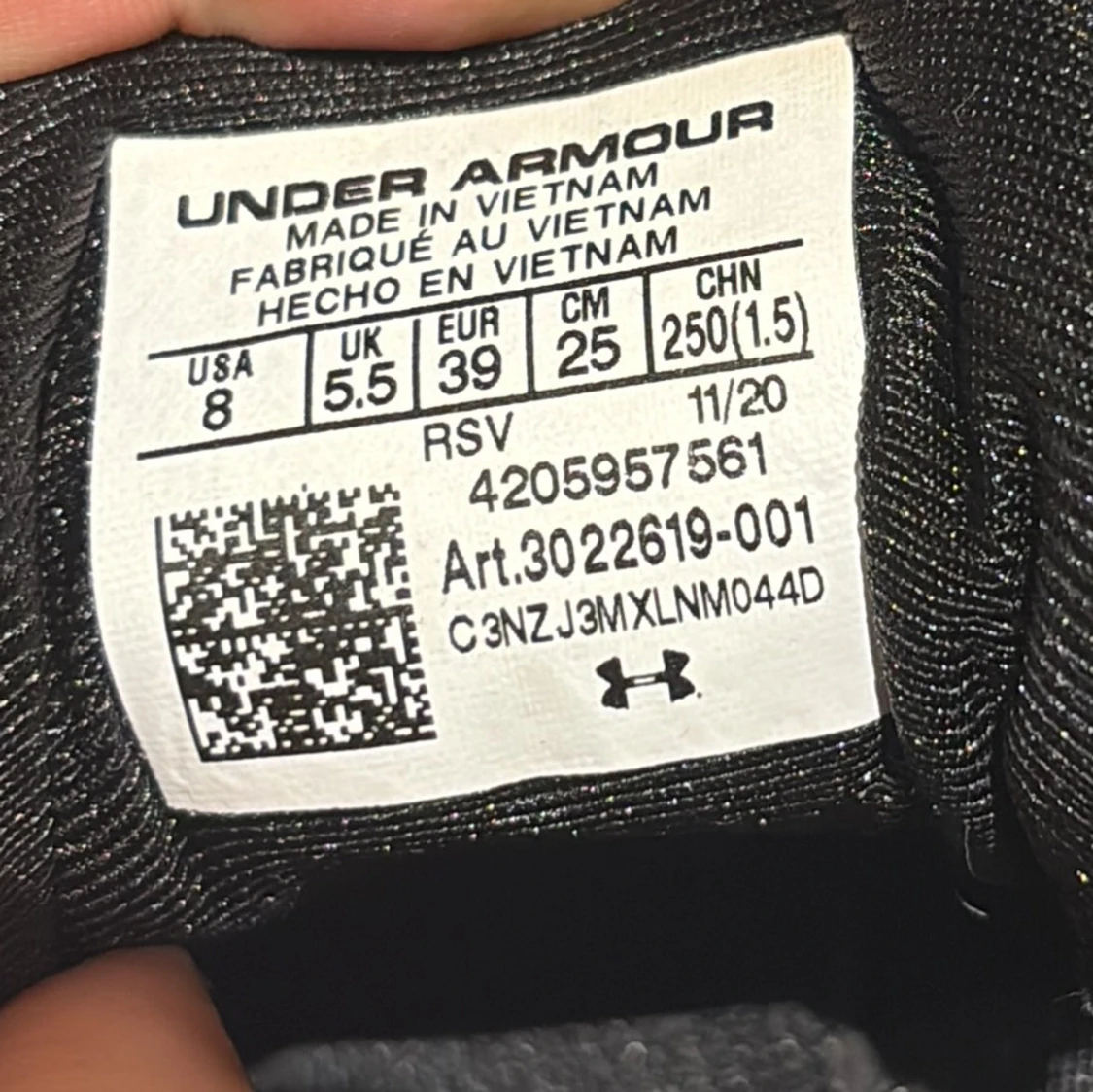 Svarta sneakers från Under Armour - 2