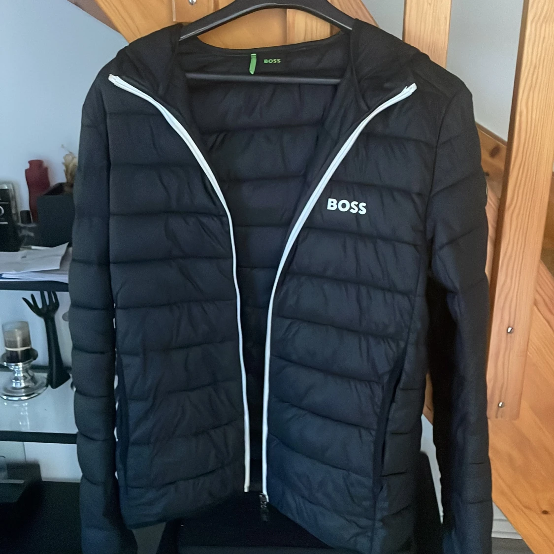 Svart pufferjacka från BOSS,   - 1