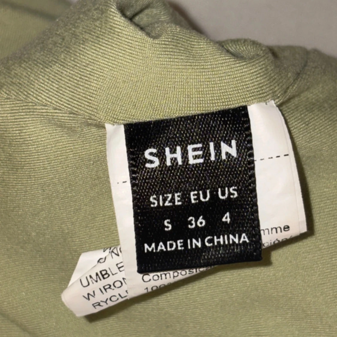 Ljusgrön croppad topp från SHEIN - 2