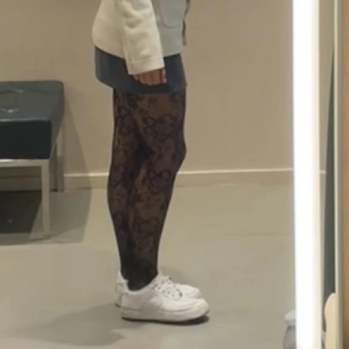 Grå kortkjol med inbyggda shorts - 3