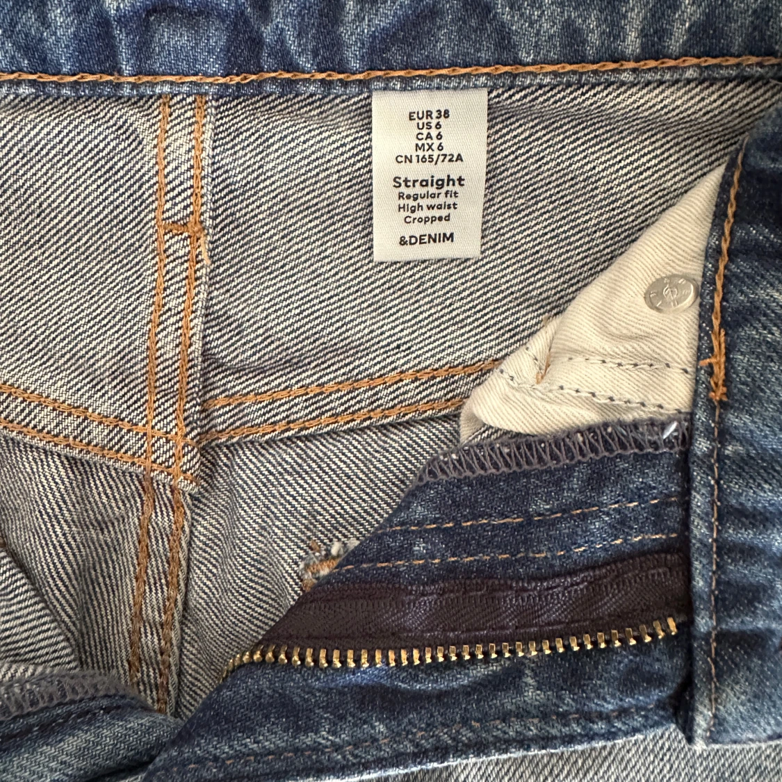 Ljusblå cropped jeans - 2