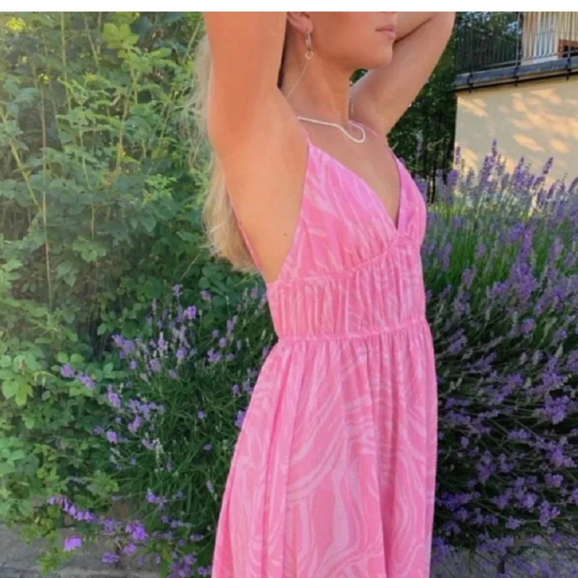 Rosa långklänning med mönster