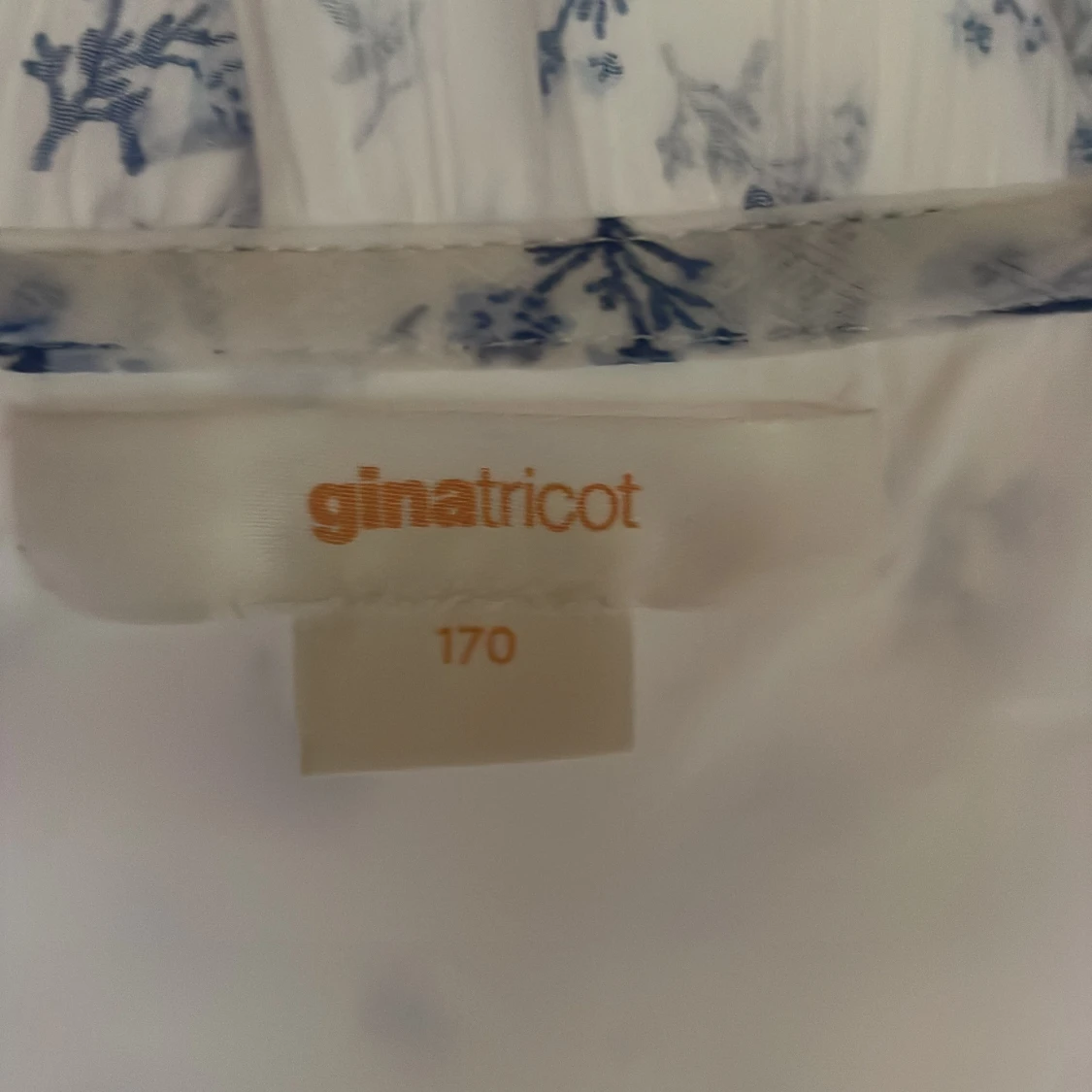 Vit blommig kortklänning Gina Tricot - 2