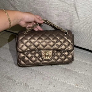 DAM VÄSKOR - DAM VÄSKOR till salu alla helt nya oanvända 