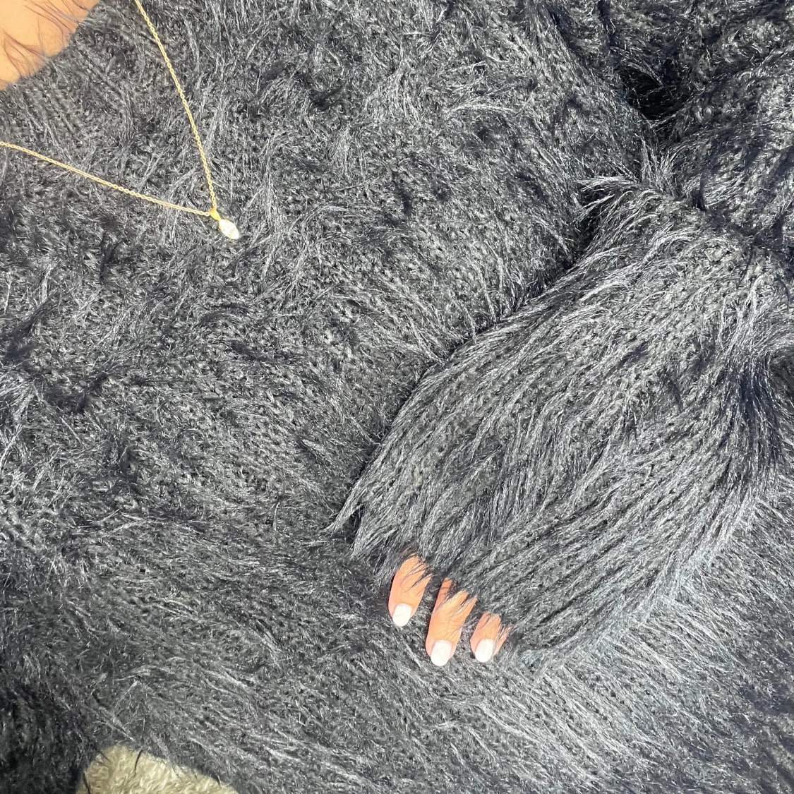 Svart stickad tröja - 1