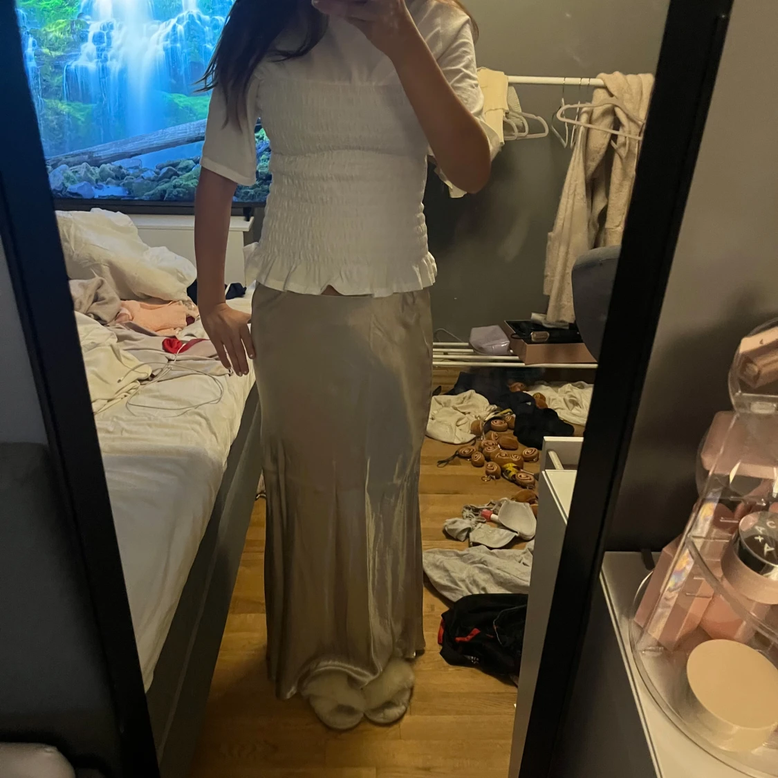 Champagnefärgad satinkjol - 2