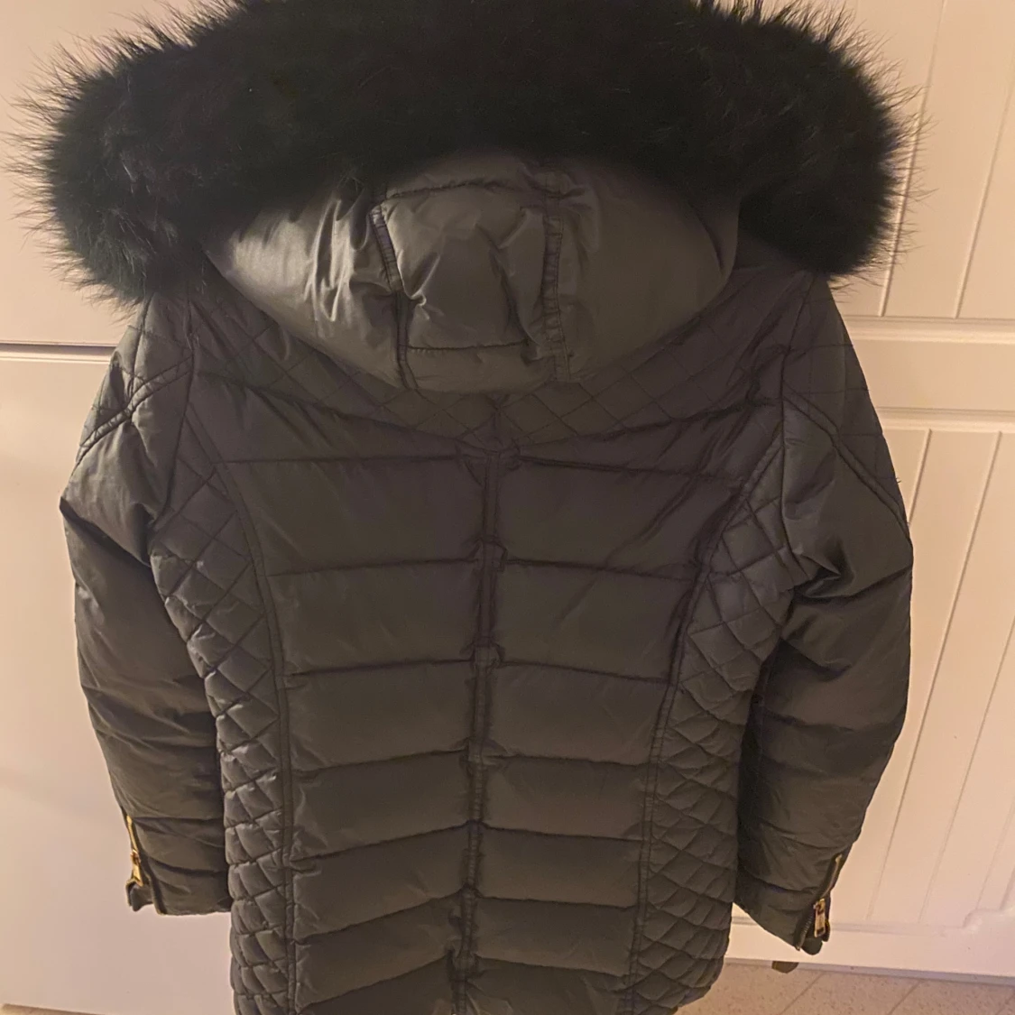 Svart Rockandblue dunjacka med fuskpäls - 1