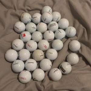 Golfbollar Titleist mix - 31 st golfbollar i olika modeller av Titleist så som trufeel, tour speed, next tour, velocity och tour soft.