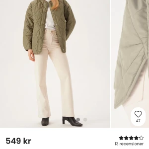 Pcstella Quilted Jacket PIECES strl S - Pcstella Quilted Jacket PIECES size S Color-NOOS BC Mermaid  Säljer denna fina jacka som är ny med prislapp kvar        Den är oversized passform