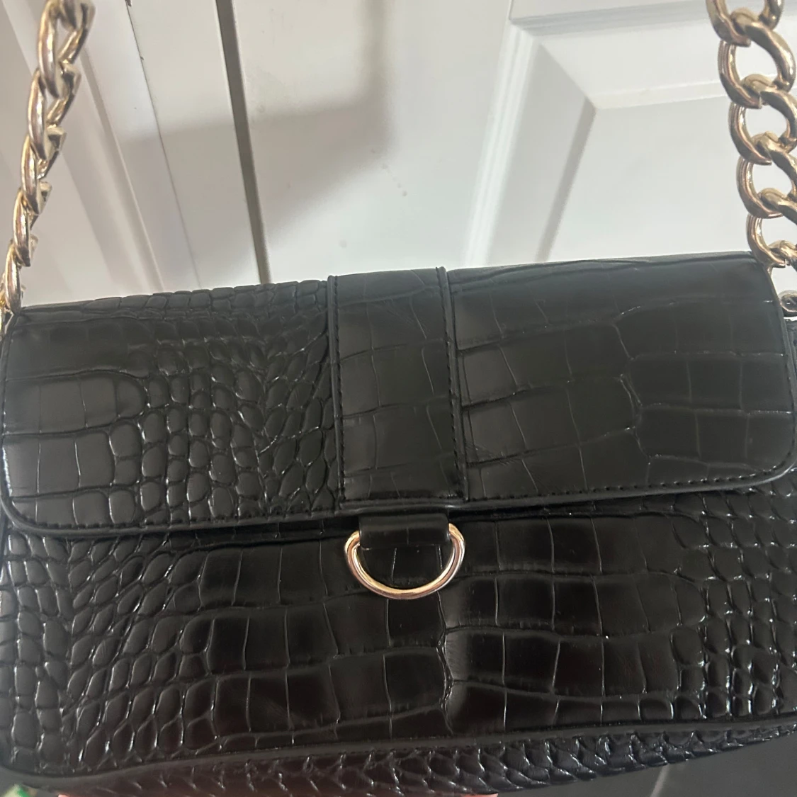 Svart axelväska med kedja från Missguided - 1