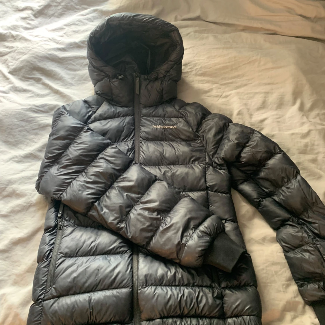 Svart dunjacka Peak Performance S - 2