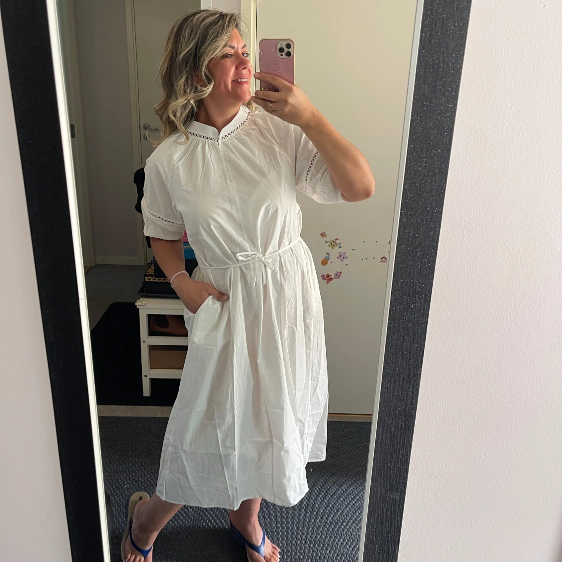 Vit sommarklänning med knytband - 3