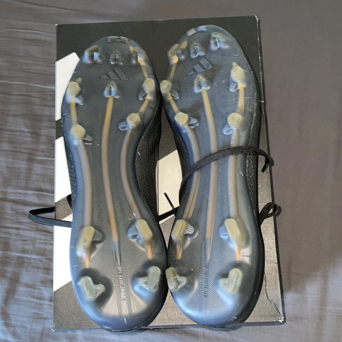 Svarta adidas fotbollsskor med dobbar - 1