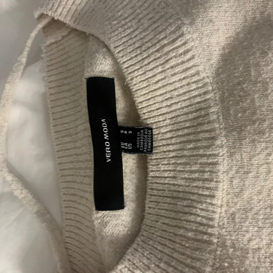 Beige stickad tröja från Vero Moda - 1