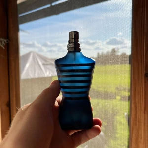 Jean Paul Gaultier Ultramale parfym - Mycket bra parfym 75ml flaska ca 80% kvar i flaskan. Skickar snabbt efter köp!