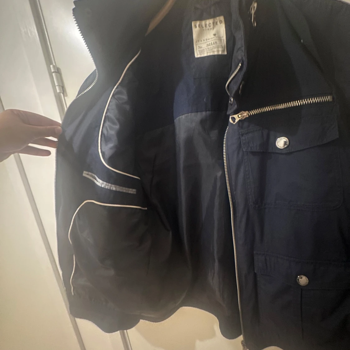 Mörkblå vindjacka från Selected - 3