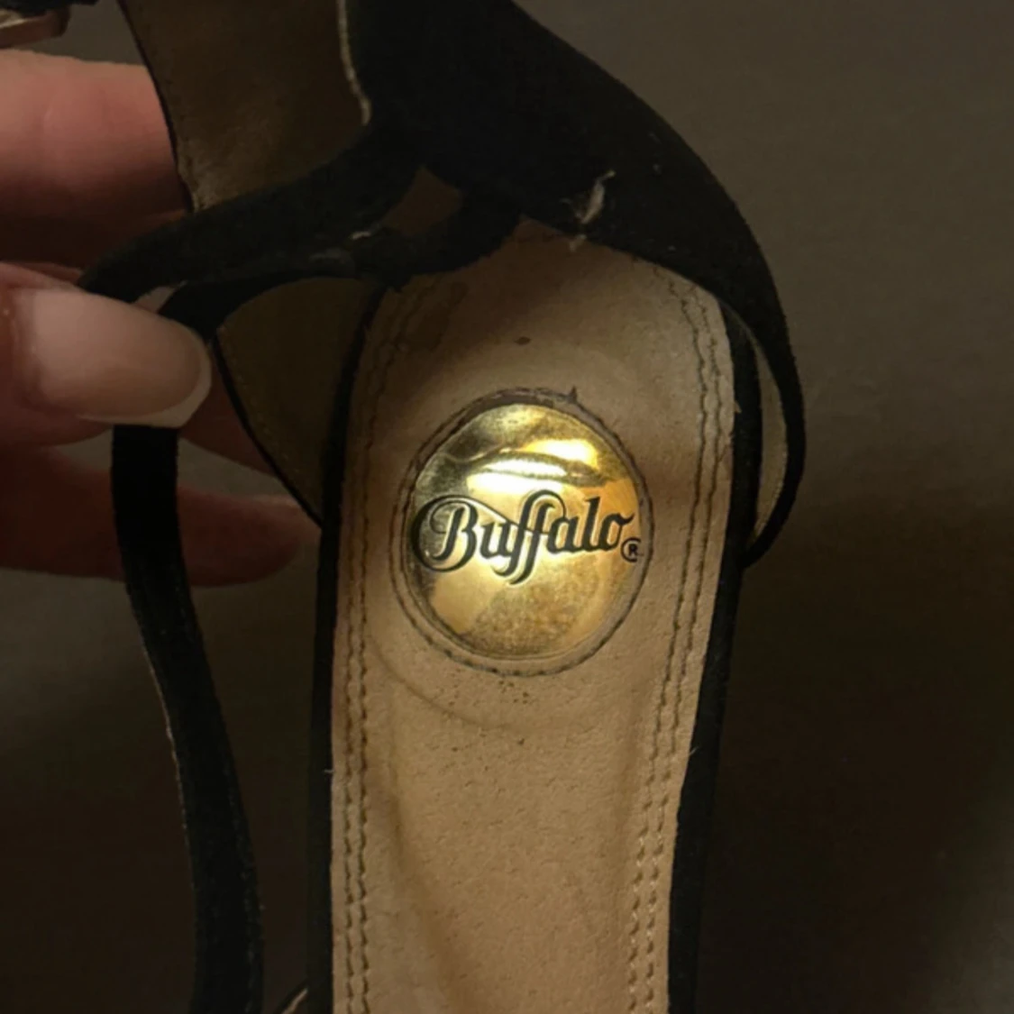 Svarta pumps från Buffalo - 3