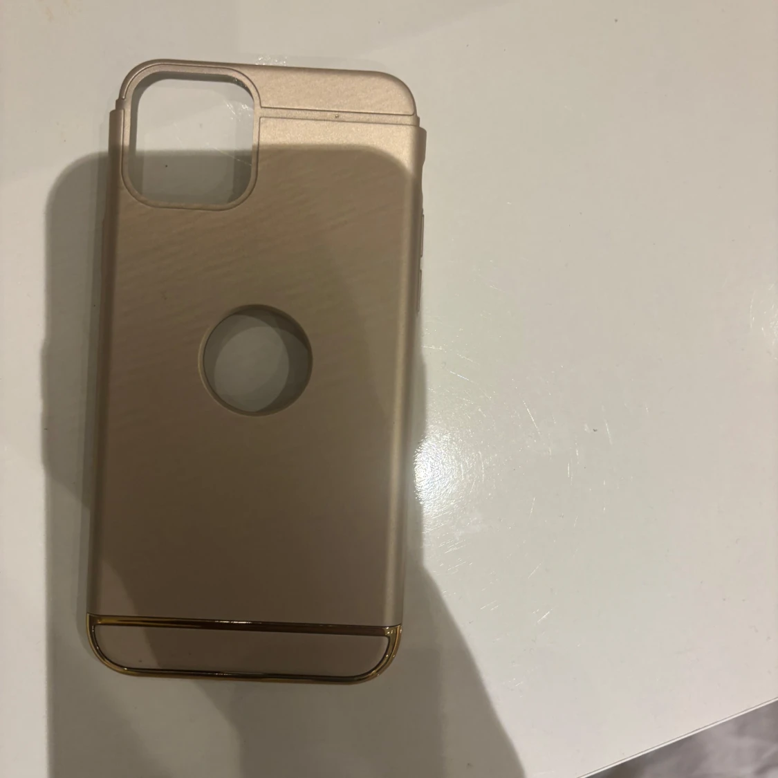 Guldig mobilskal till iPhone 11 Pro