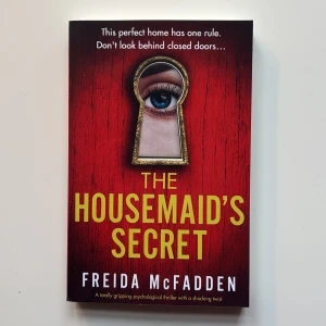 The Housemaid's Secret - Spännande psykologisk thriller av Freida McFadden. Engelsk bok, oläst! 💞