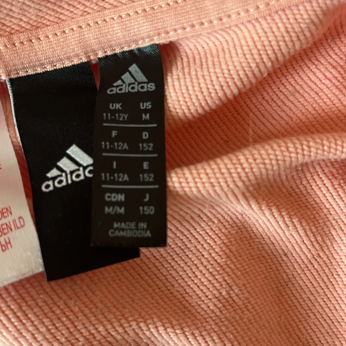 Röd och rosa huvtröja från Adidas - 2