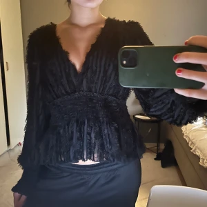 Fest blus  - Jättefin blus från Nakd som inte kommer till användning längre 