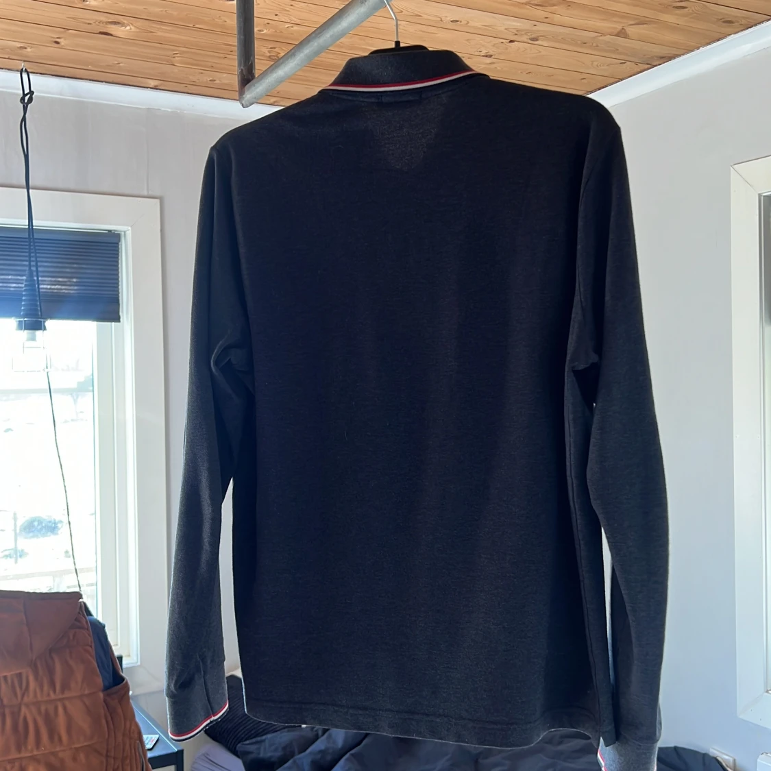 Svart pikétröja från Moncler - 1