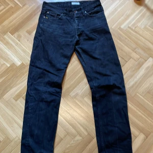 Tiger jeans  - Säljer nu dessa feta tiger of Sweden jeans! Skulle säga att skicket är 8.5/10. De är i modellen nico som sitter lite större än slim. Storleken är 30:32, bara till att skriva ifall ni undrar något. Priset är diskurterbart! 