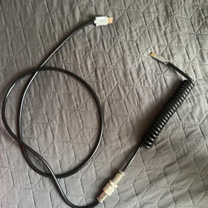 Säljer type-c kabel  - Skit bra kabel för keyboards funkar som den ska