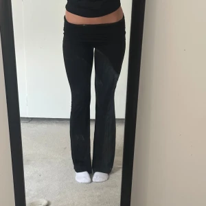 Svarta yoga pants - Svarta yoga pants från gina tricot❣️