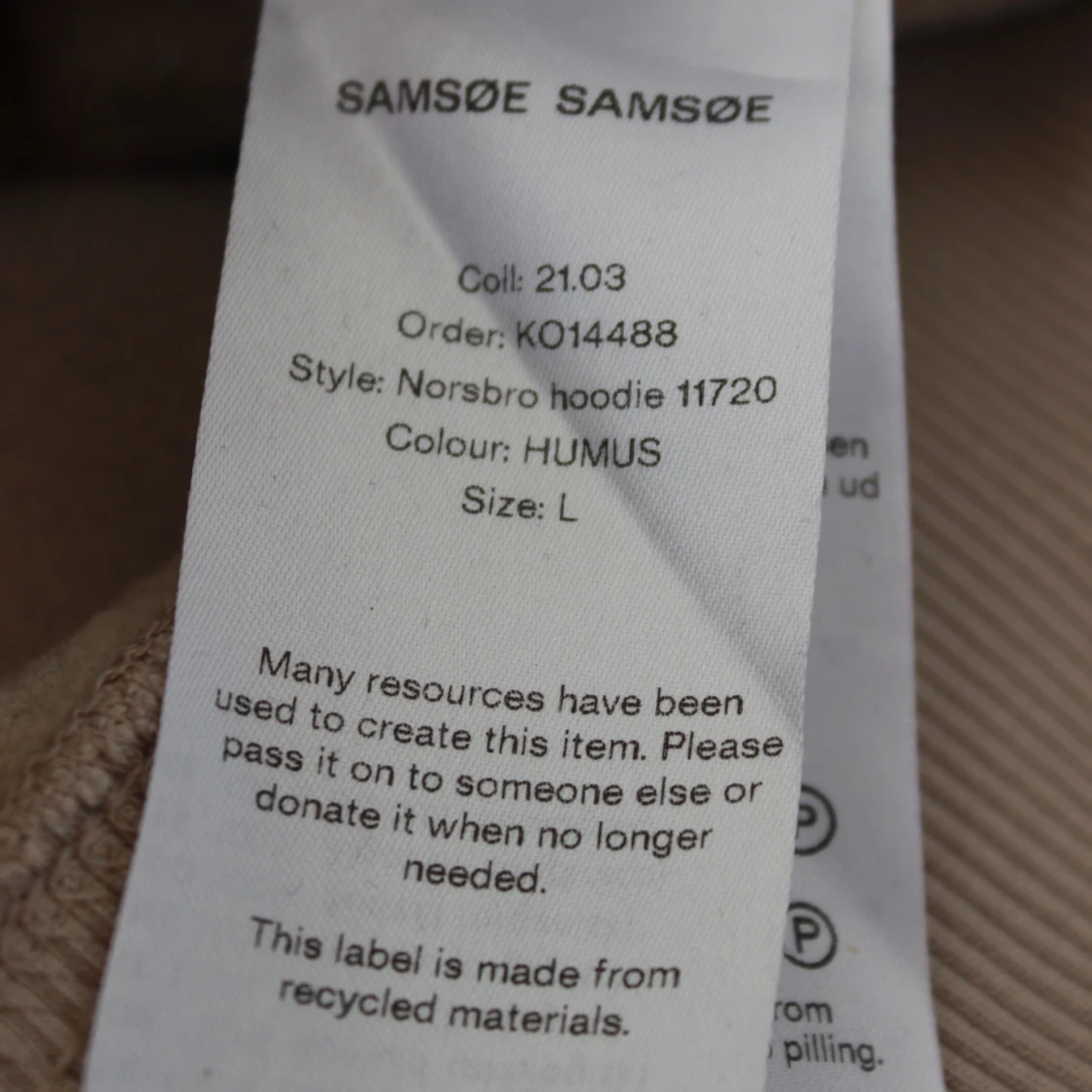 Beige hoodie från Samsøe Samsøe - 2