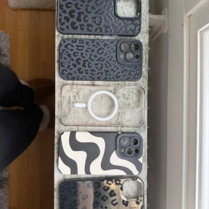 iPhone 13 Pro skal - Skal till IPhone 13 Pro i nyskick. 50kr/st. Leopardskalet är från Ideal Of Sweden och passar till IPhone 13. 100kr.