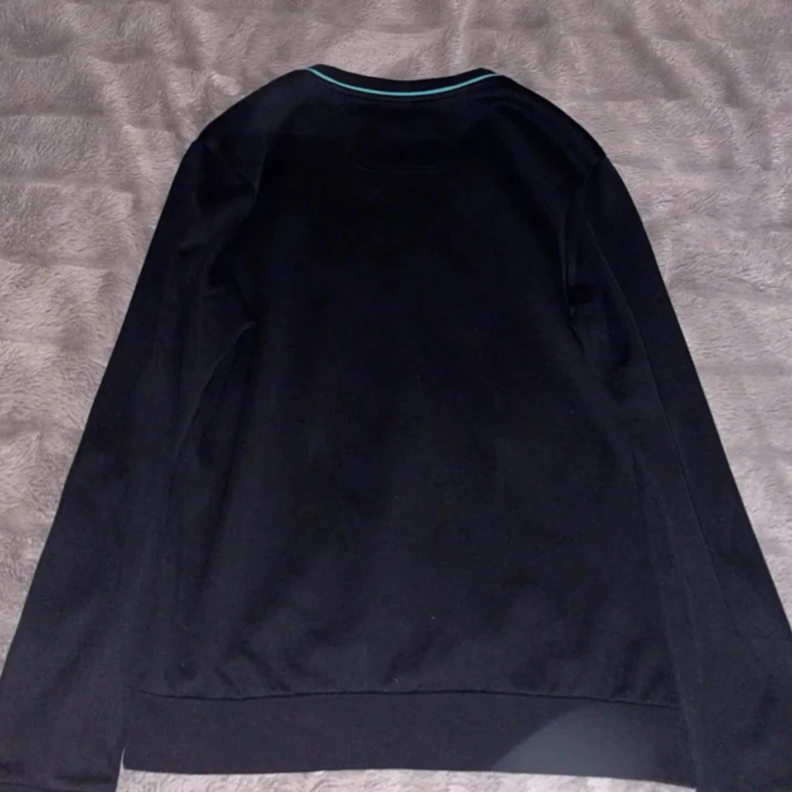 Svart sweatshirt från Hugo Boss - 1