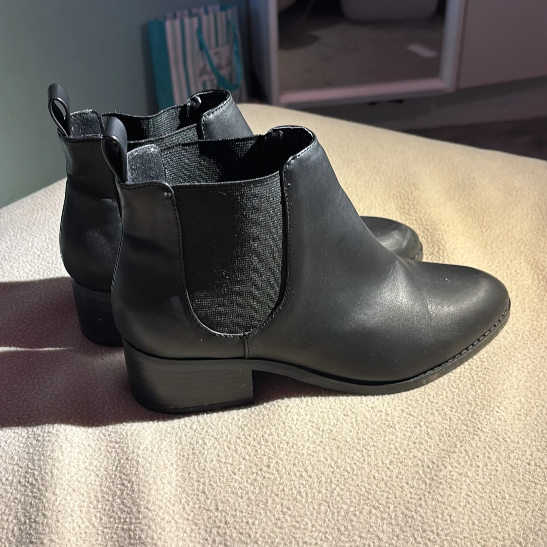 Svarta chelsea boots i skinn