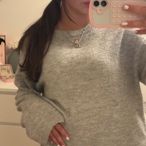 Grå stickad tröja - Tunn stickad tröja 💓perfekt till sena sommarkvällar