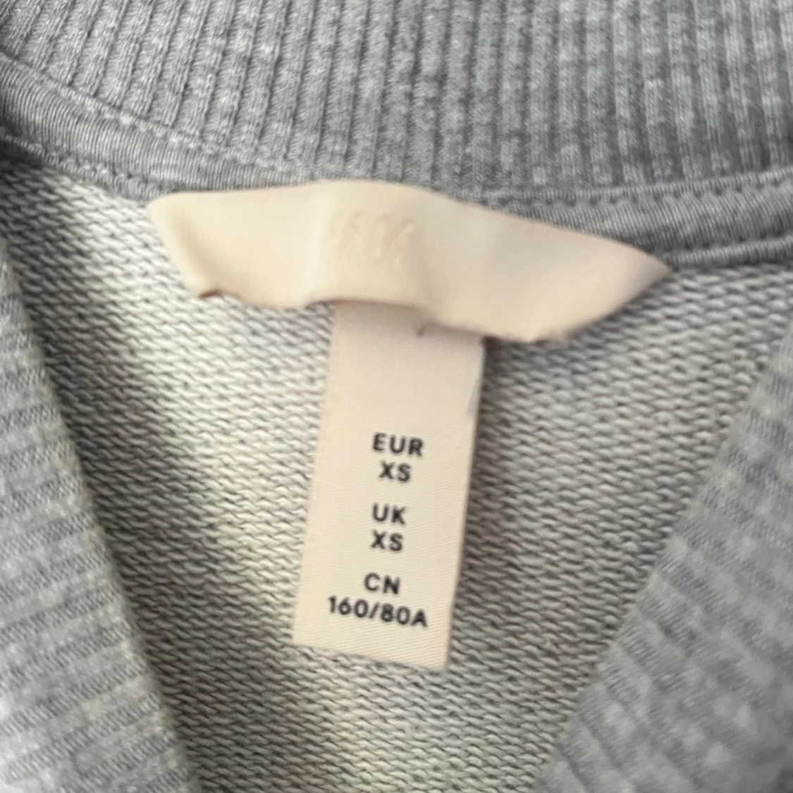 Grå croppad sweatshirt H&M XS - 2