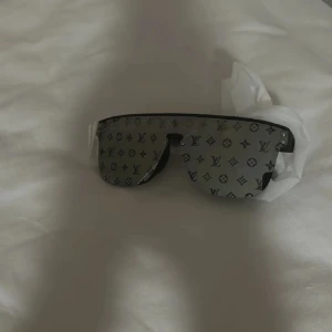 Lv glasögon  - Lv svarta glasögon helt nya