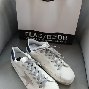 Golden Goose strl 42 - Helt nya, bara provade 