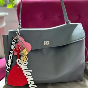 BB väska🌸 - BB Väskan är ny, tillverkad av kalvskinn. 🌸Fler frågor, skriv gärna!🌺🌺🌺