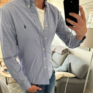 Ralph Lauren skjorta - Nypris ca 1800kr, skriv vid funderingar 🙌