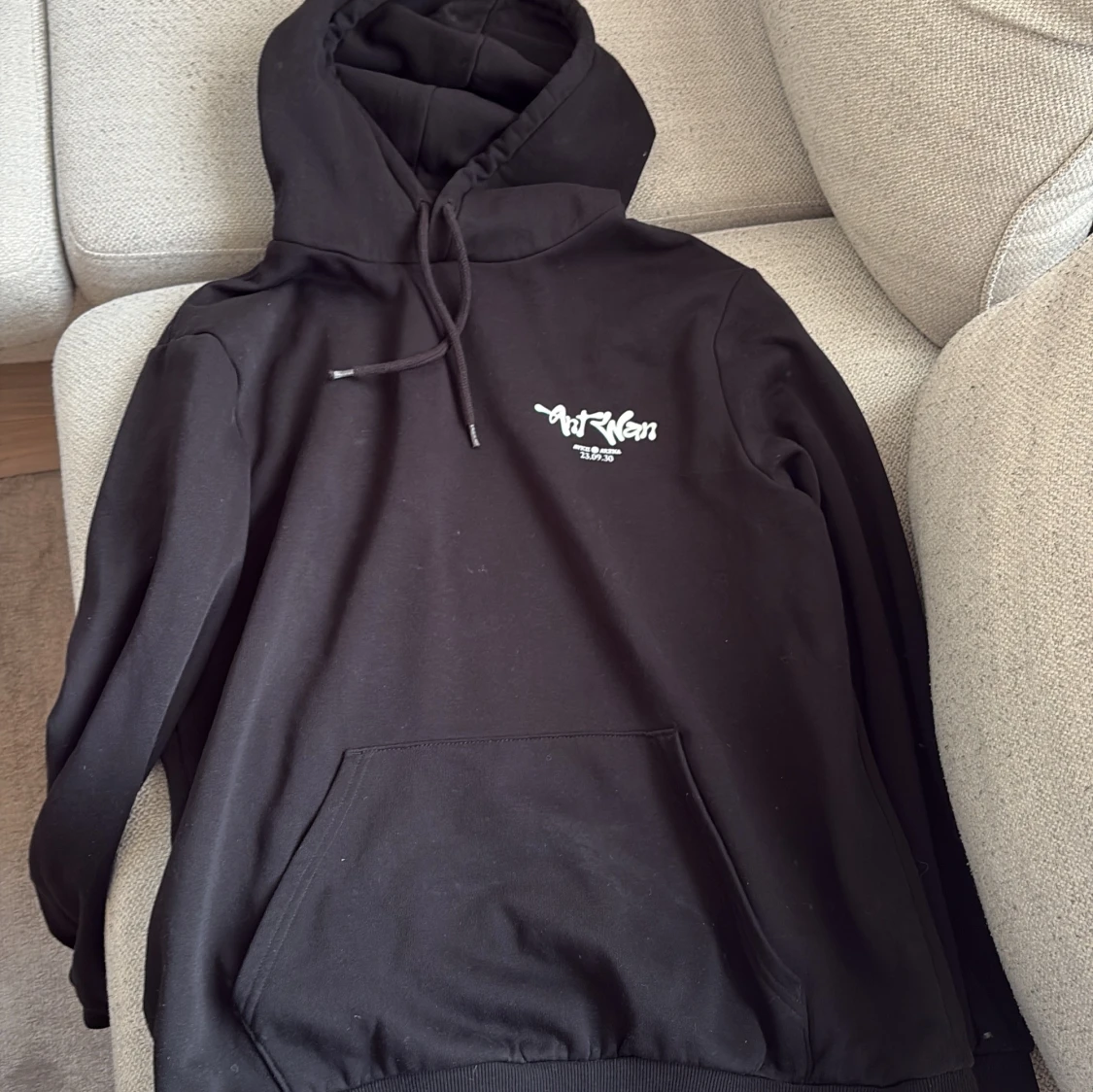 Svart Ant Wan hoodie Avicii Arena - 1