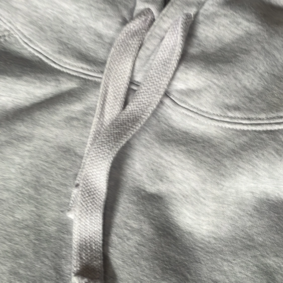 Ljusgrå hoodie från Russemerch - 2